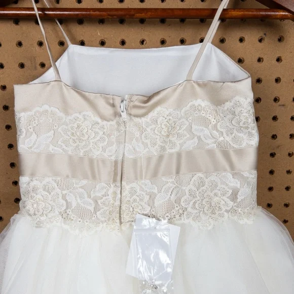 David's Bridal Flower Girl Elegant White and Cream Formal Dress Size 4 - Picture 6 of 9